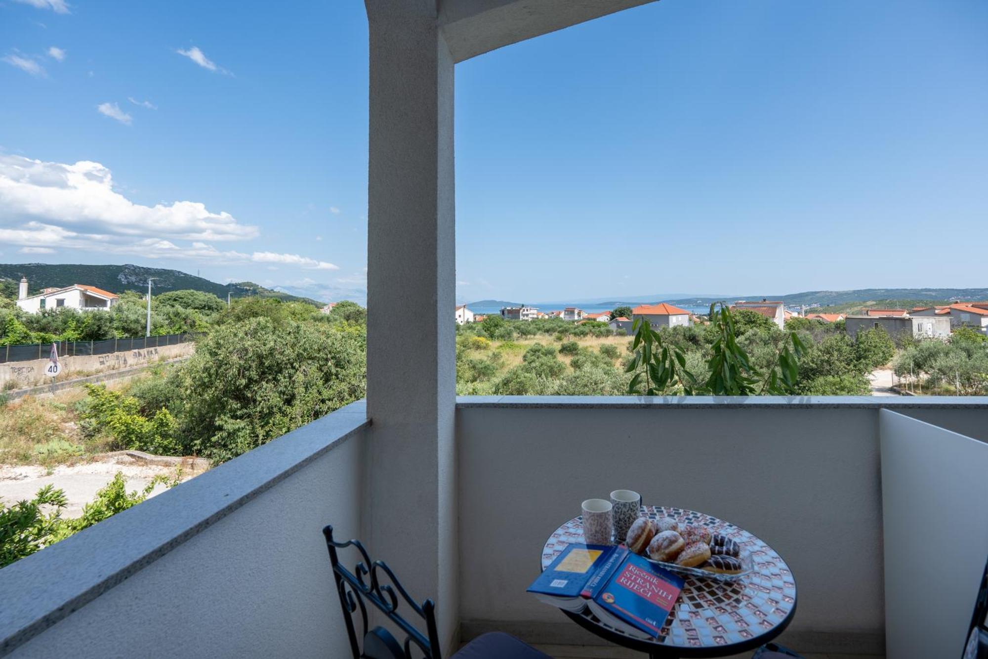 Apartmani Livaja Plano エクステリア 写真