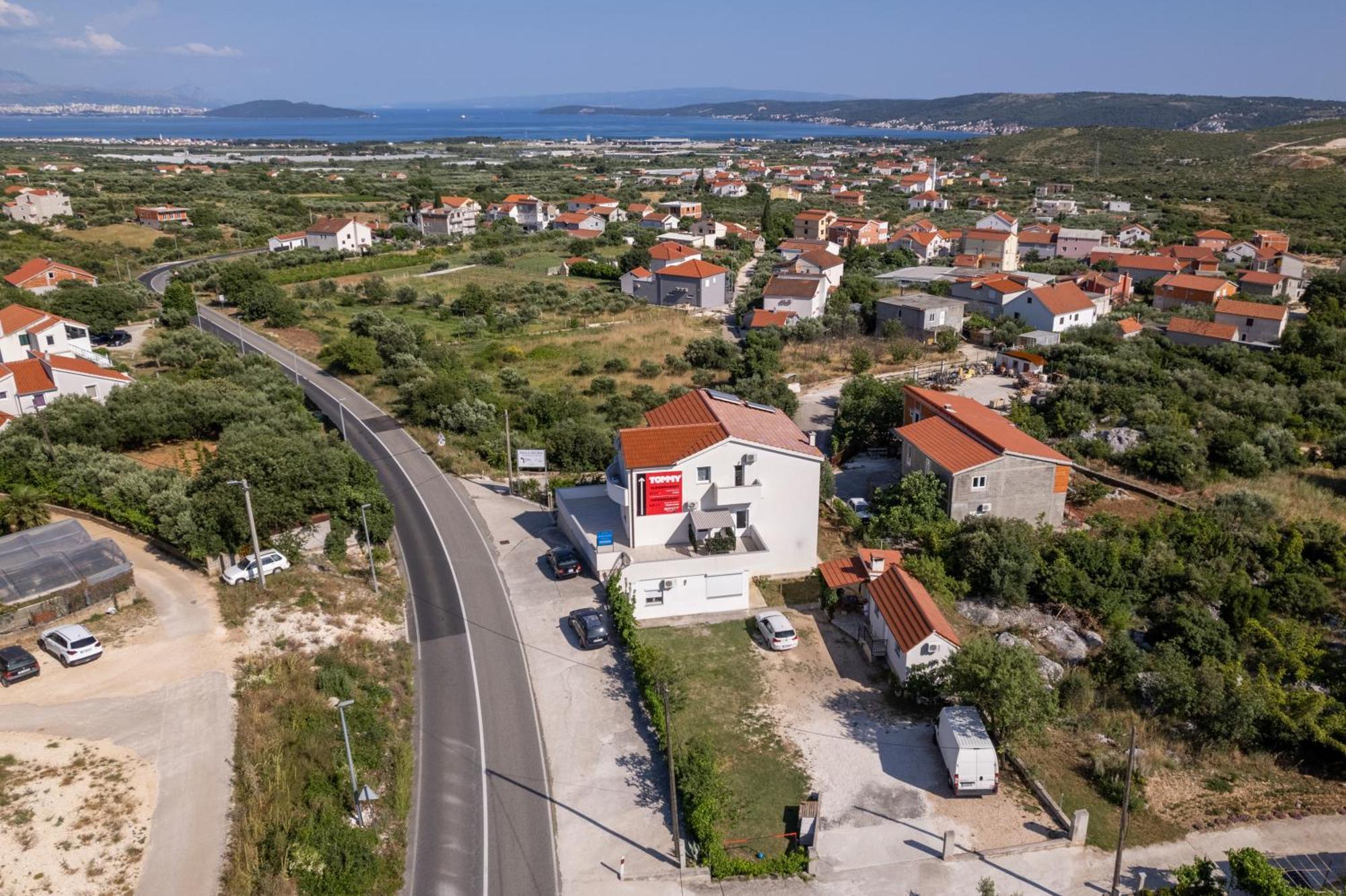 Apartmani Livaja Plano エクステリア 写真