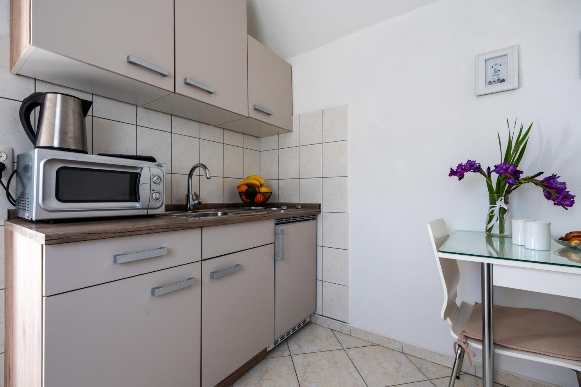 Apartmani Livaja Plano エクステリア 写真
