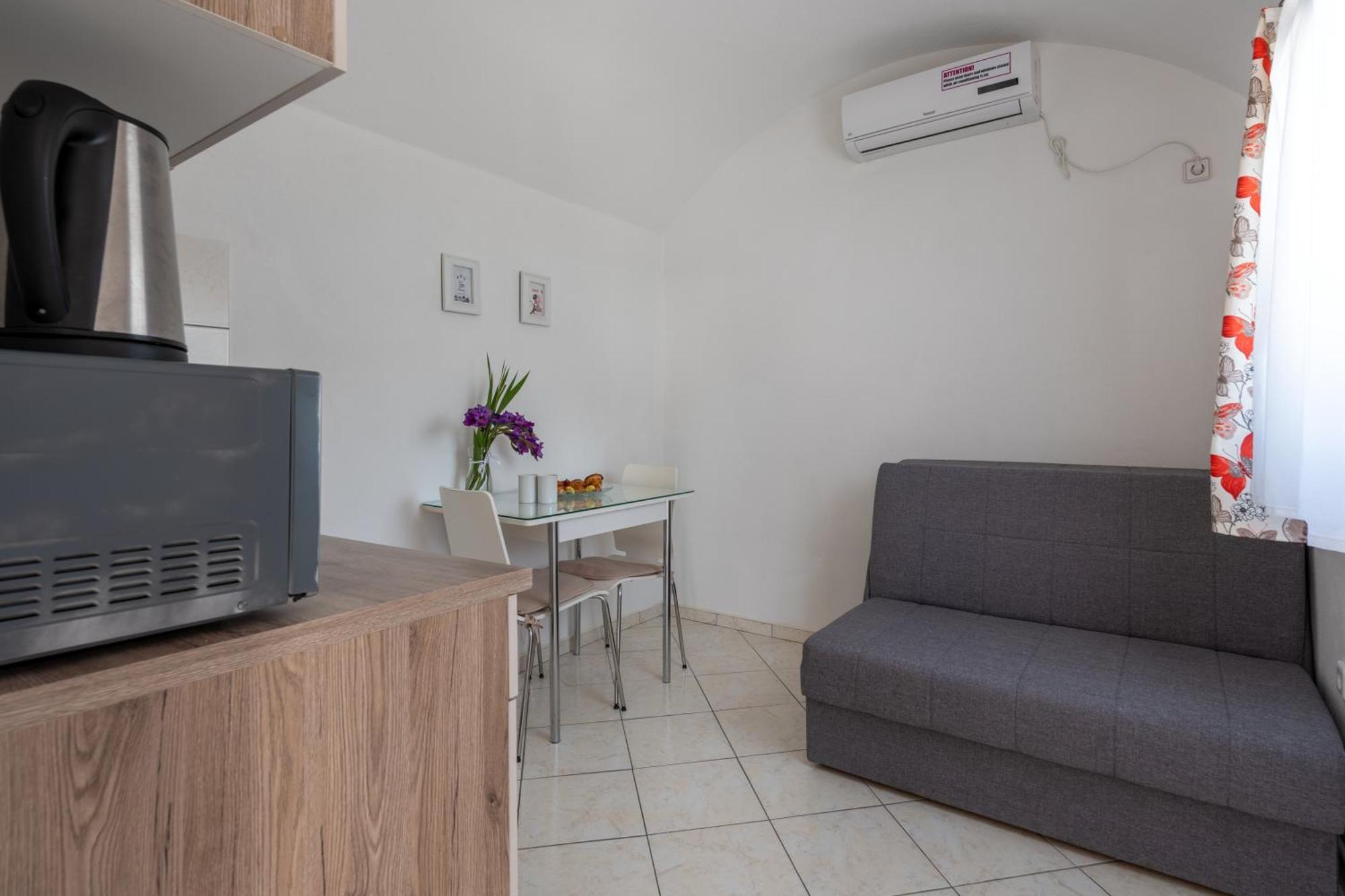 Apartmani Livaja Plano エクステリア 写真